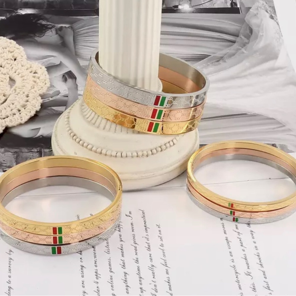 Silver bangle - Picture 3 of 4